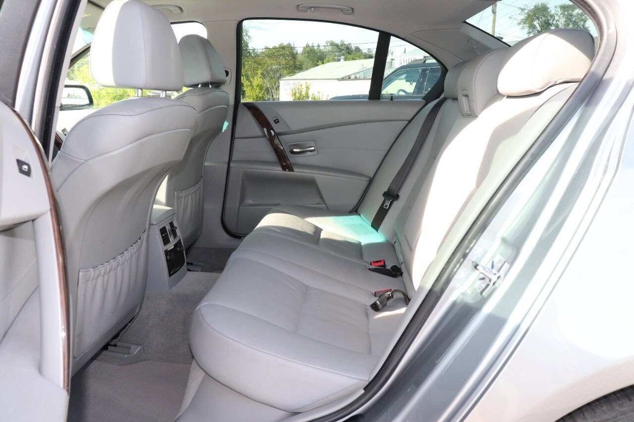 Used 2006 BMW 525xi Sedan image 23