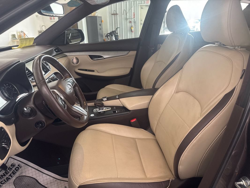 Used 2019 INFINITI QX50 Essential AWD/4WD image 9