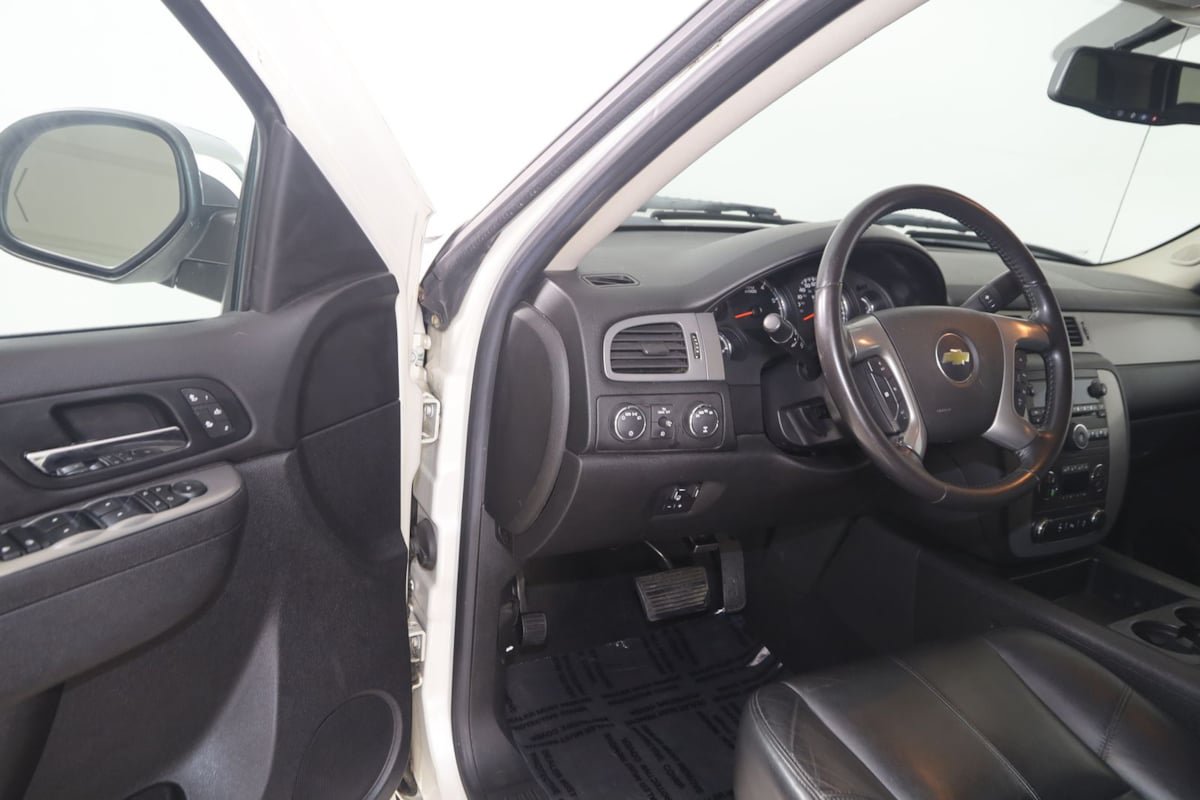 Used 2012 Chevrolet Silverado 1500 LTZ w/ LTZ White Diamond Edition AWD/4WD image 40