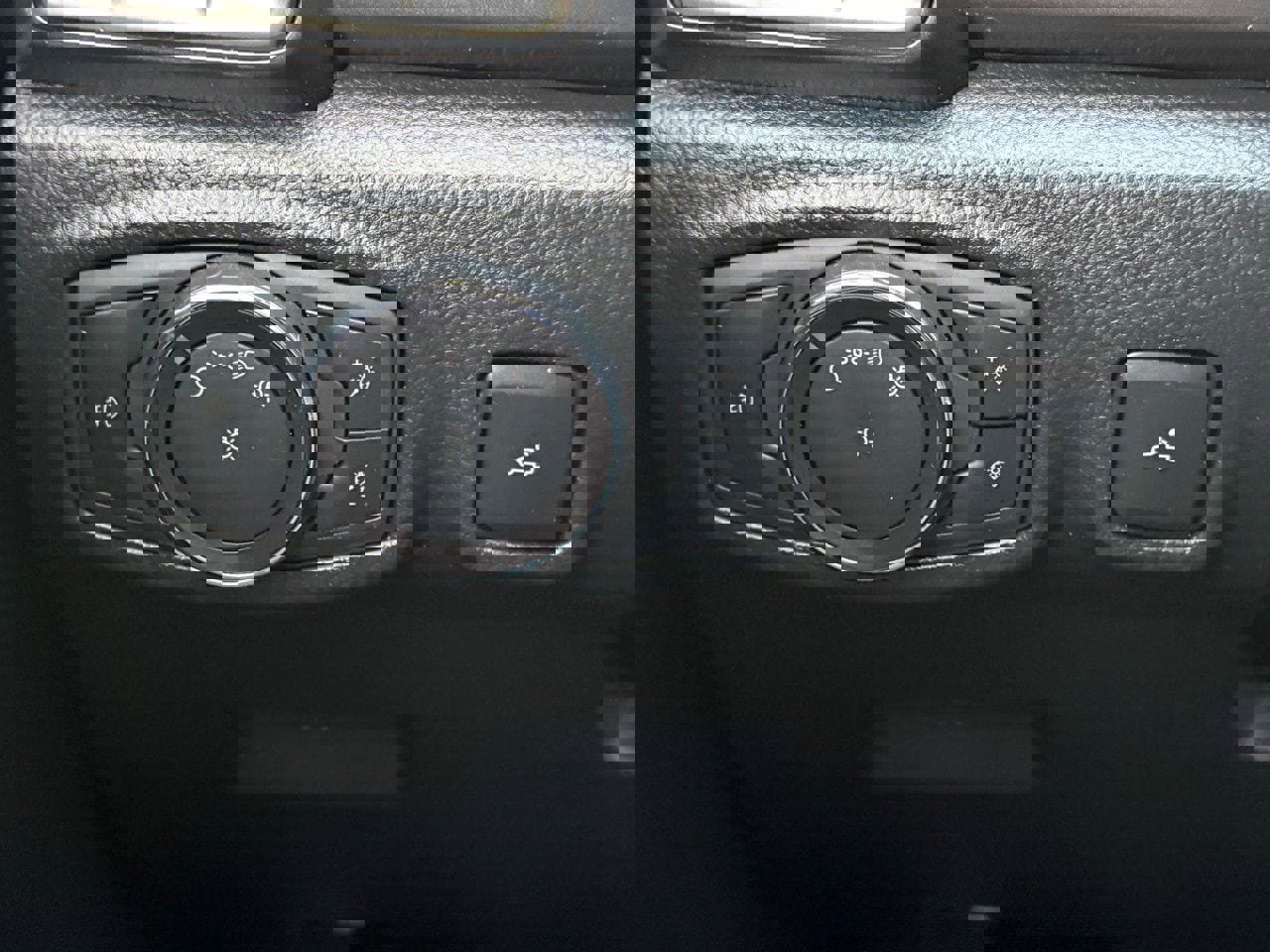 Used 2019 Ford Ranger Lariat w/ Equipment Group 501A Mid image 25