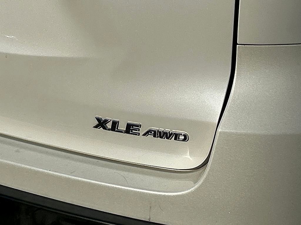 Used 2016 Toyota Highlander XLE AWD/4WD image 15
