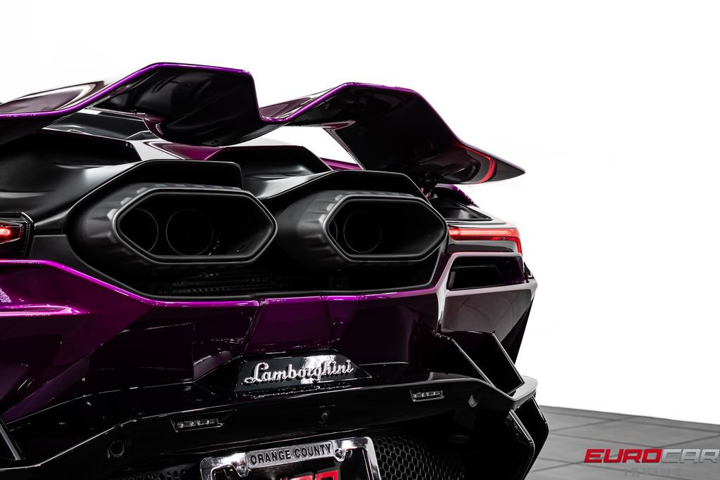 Used 2025 Lamborghini Revuelto AWD/4WD image 23