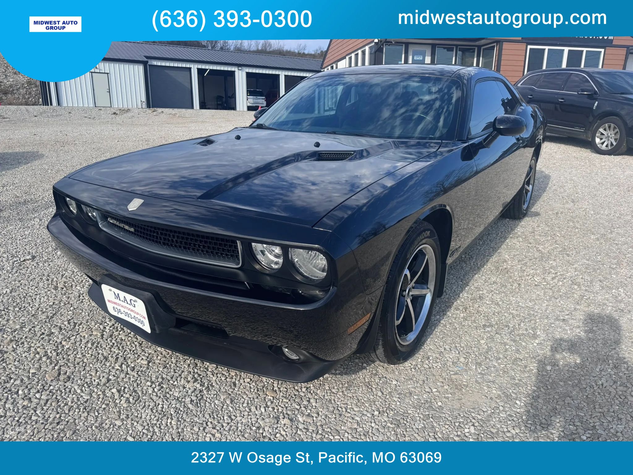 Used 2010 Dodge Challenger SE image 1