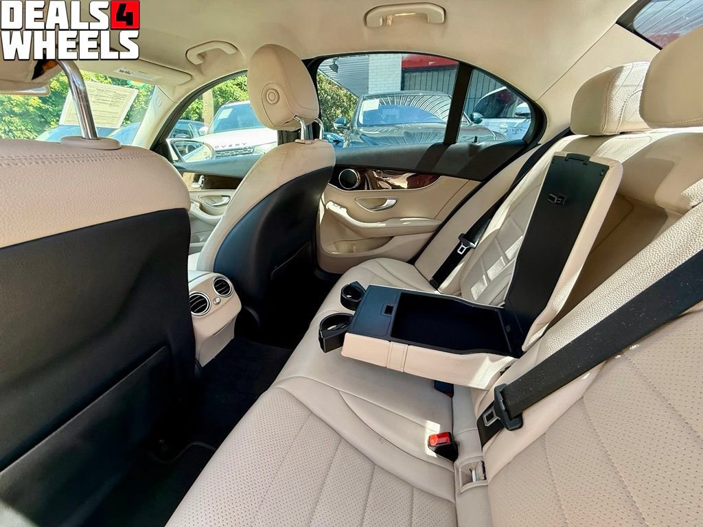 Used 2015 Mercedes-Benz C 300 4MATIC Sedan image 27