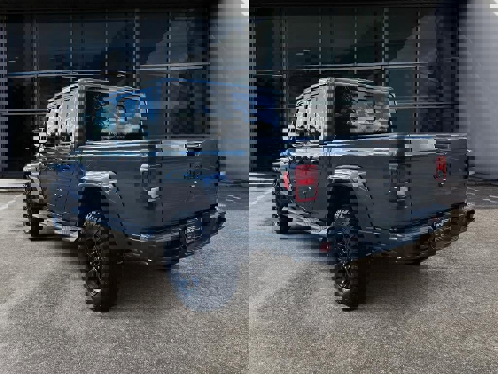 New 2025 Jeep Gladiator Sport image 5