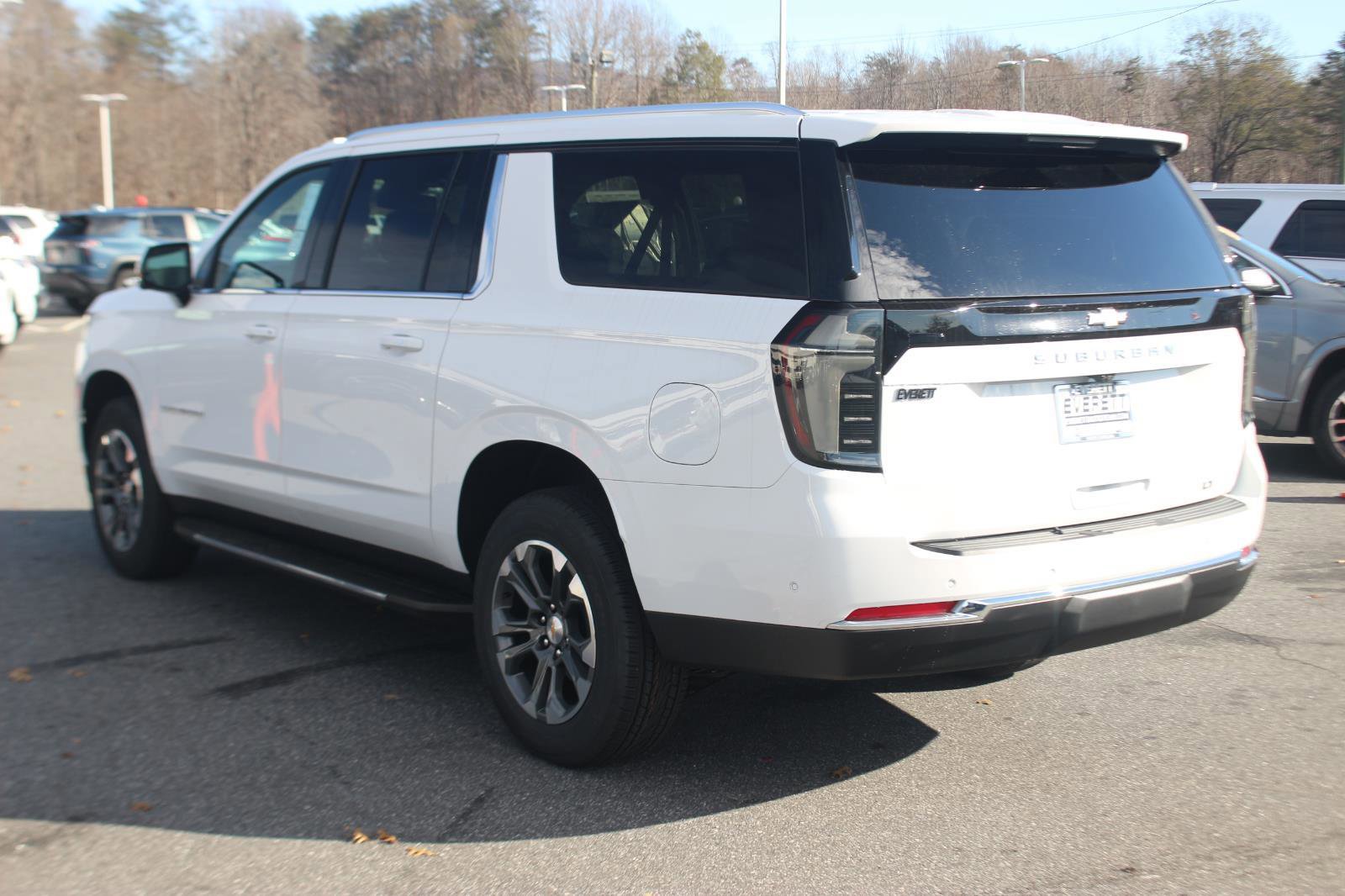 New 2026 Chevrolet Suburban LT w/ Comfort Package image 5