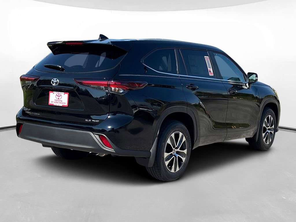 New 2026 Toyota Highlander XLE image 6