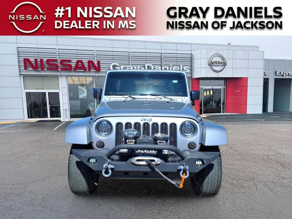 Used 2018 Jeep Wrangler Unlimited Sahara w/ Connectivity Group image 2