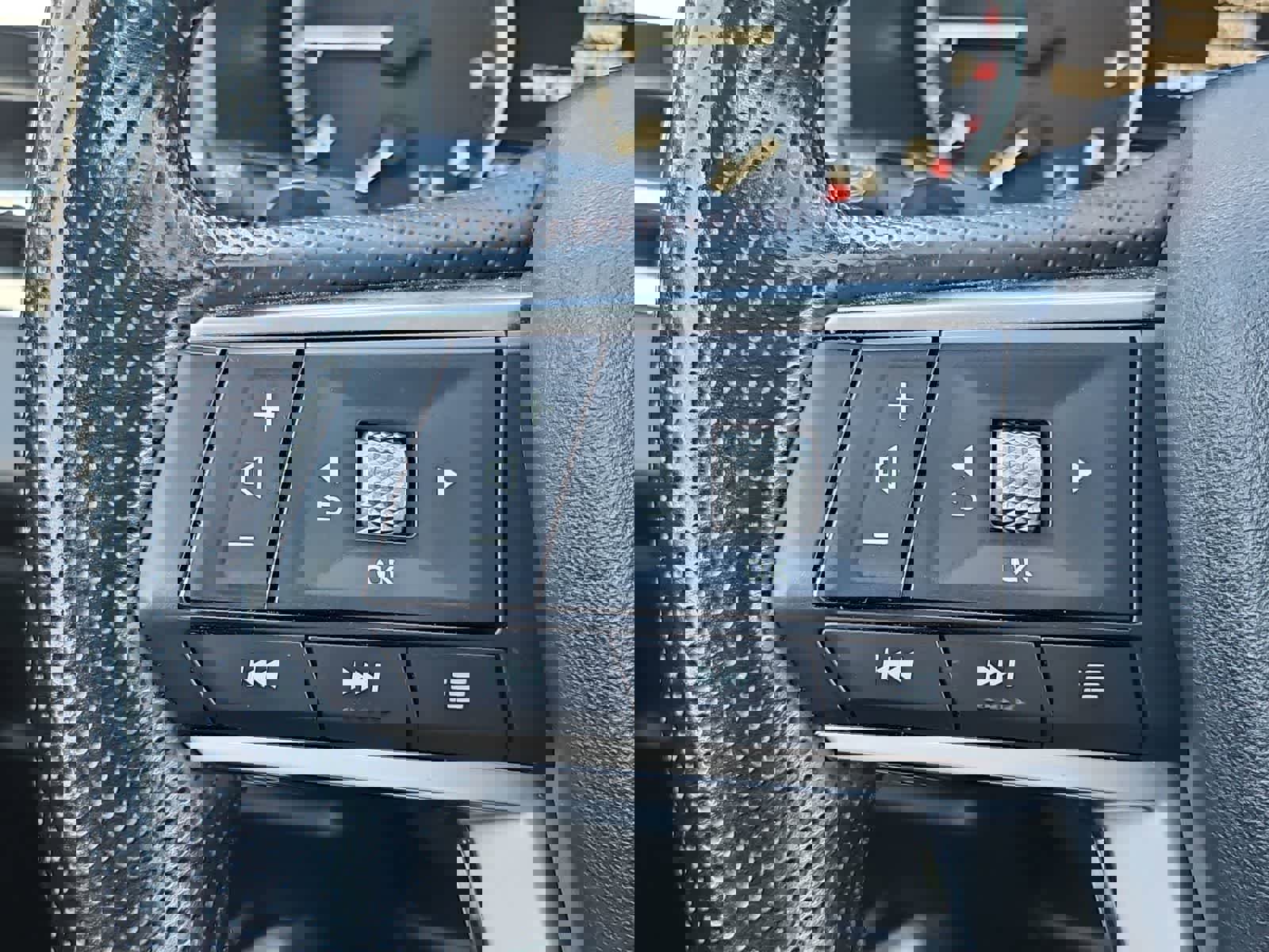 Used 2024 Mitsubishi Outlander SE image 25