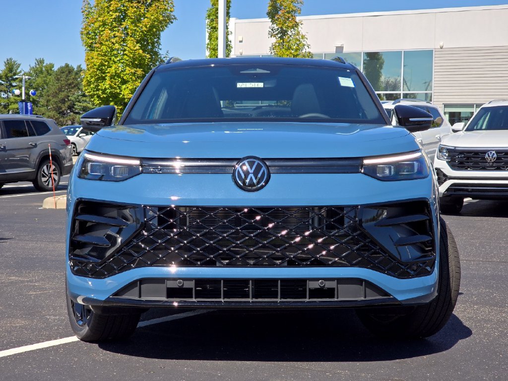 New 2026 Volkswagen Tiguan SE R-Line AWD/4WD image 9