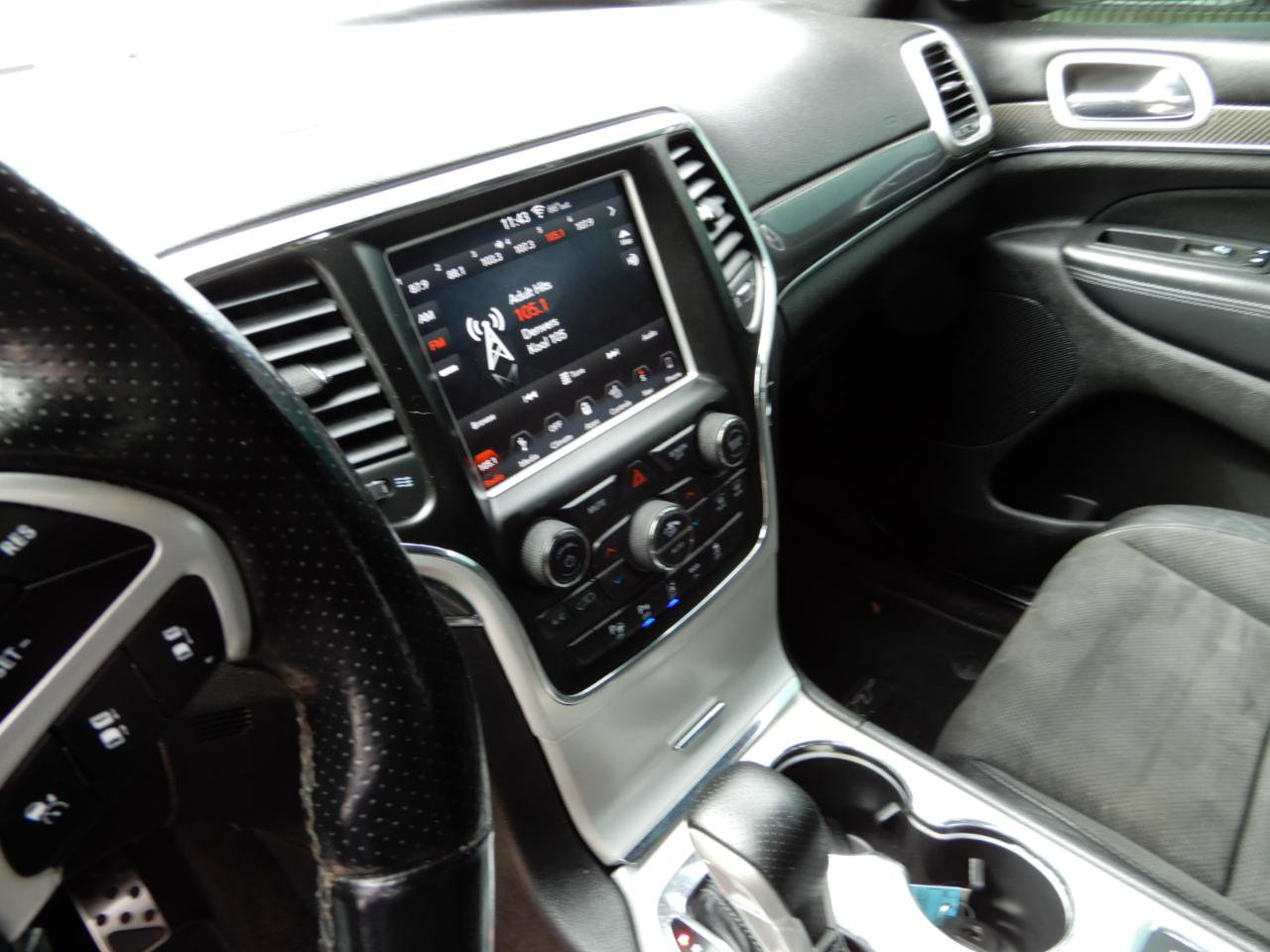 Used 2018 Jeep Grand Cherokee SRT image 16