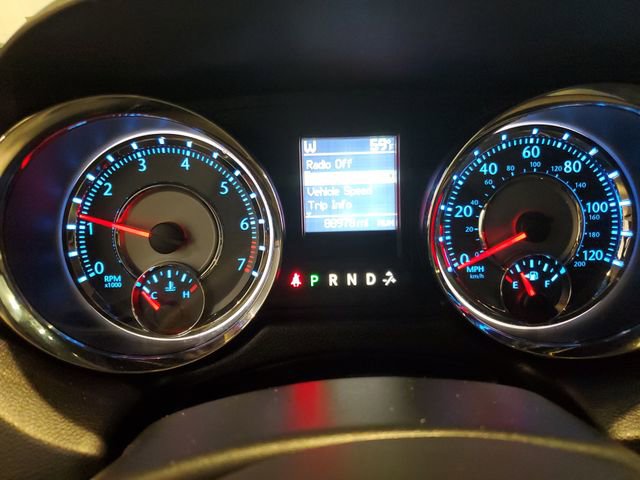 Used 2016 Chrysler Town & Country Touring image 19