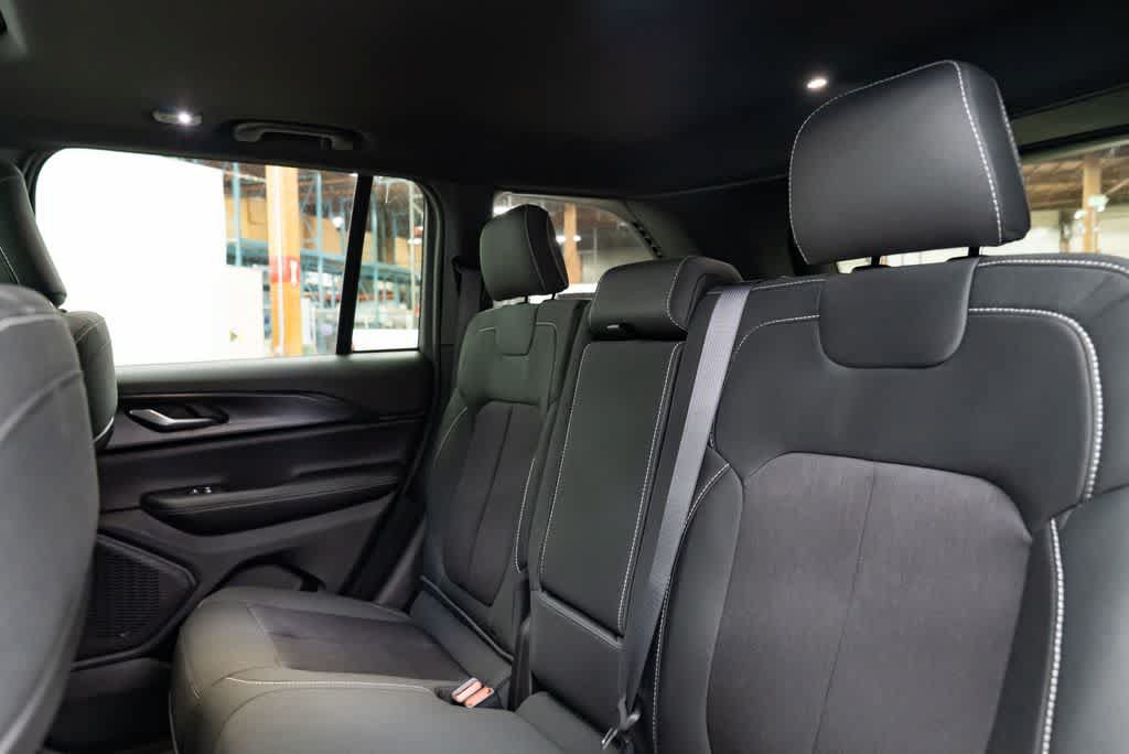 New 2026 Jeep Grand Cherokee Laredo X AWD/4WD image 27