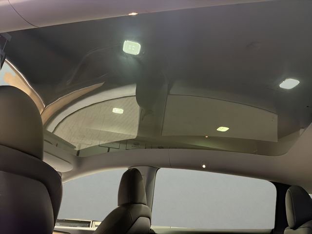 Used 2023 Tesla Model Y Long Range image 21