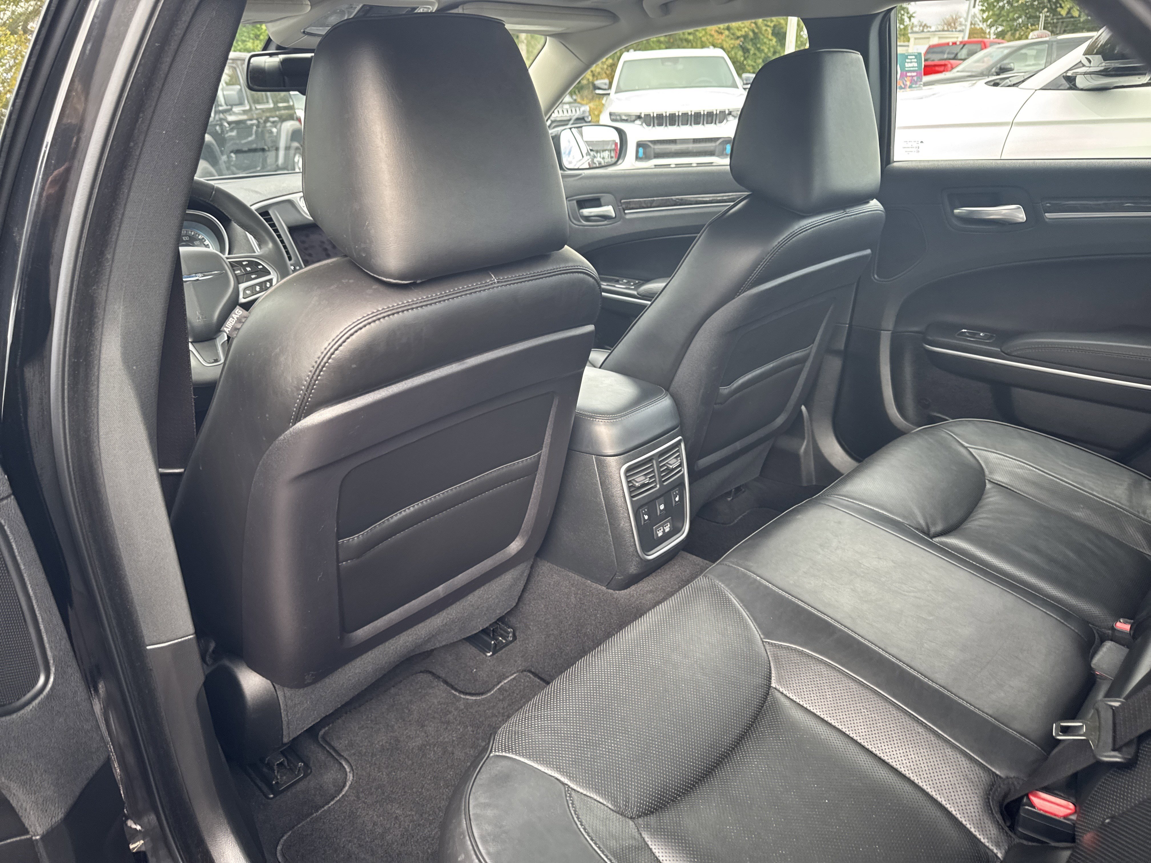 Used 2022 Chrysler 300 Touring L w/ Popular Equipment Group image 10