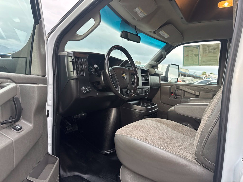 Used 2023 Chevrolet Express 3500 w/ Power Convenience Package RWD image 8
