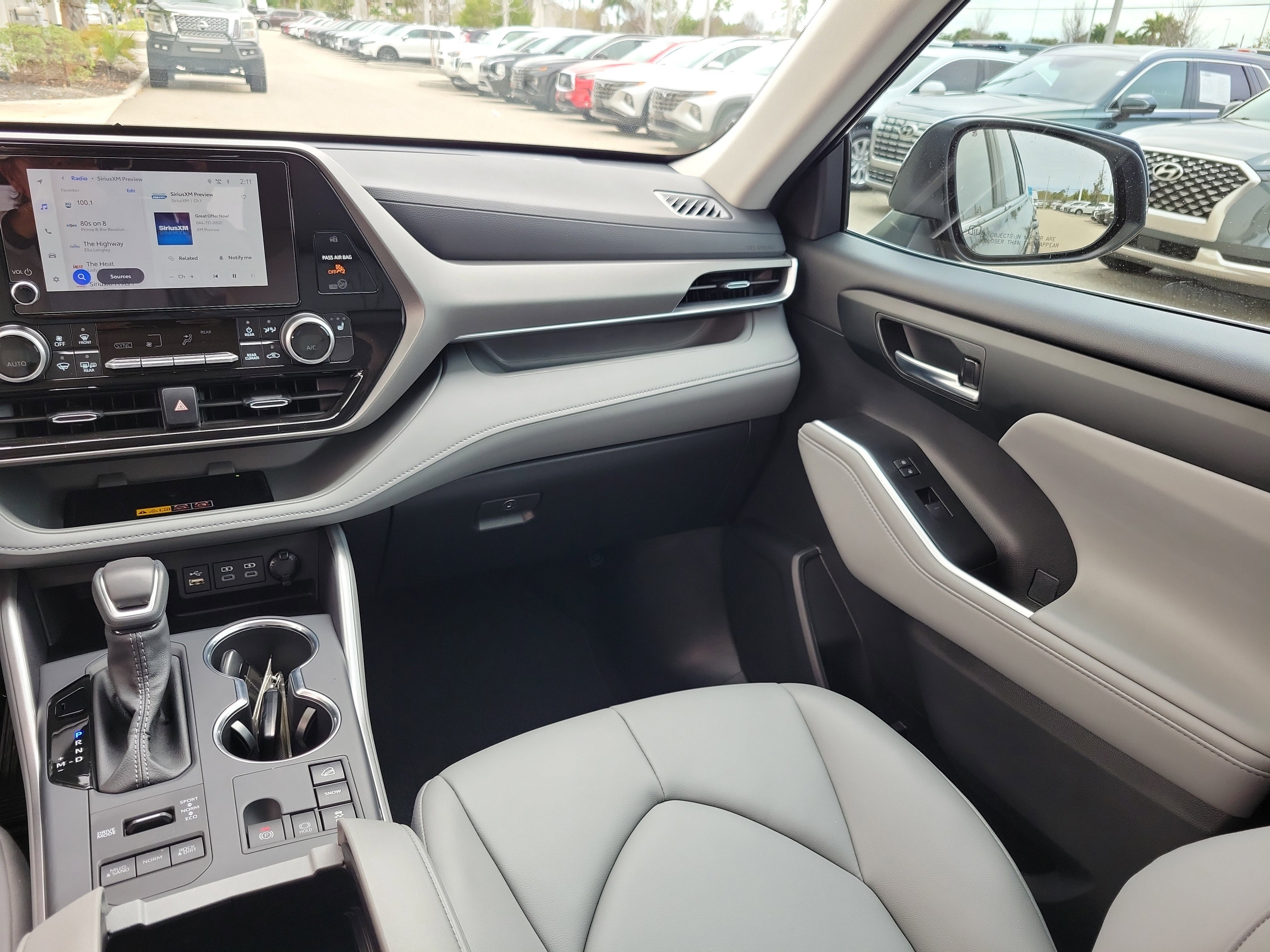 Used 2026 Toyota Highlander XLE image 22