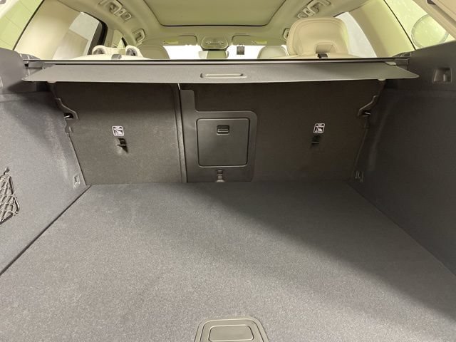 Certified 2025 Volvo XC60 T8 Plus w/ Protection Package AWD/4WD image 36