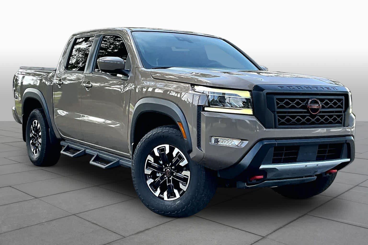 Used 2022 Nissan Frontier PRO-4X w/ Technology Package AWD/4WD image 3