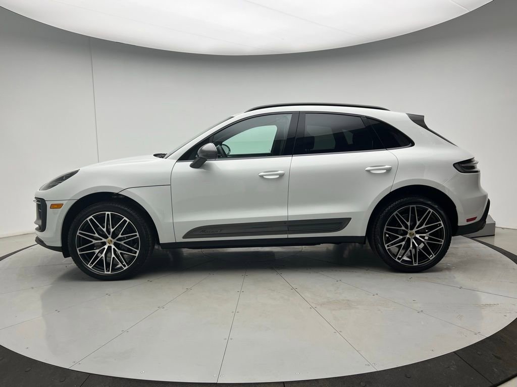 Used 2026 Porsche Macan image 2