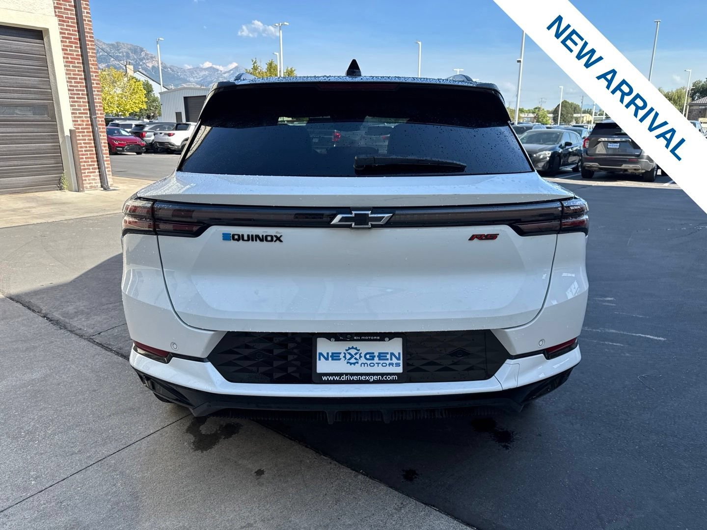 Used 2024 Chevrolet Equinox EV RS FWD image 6