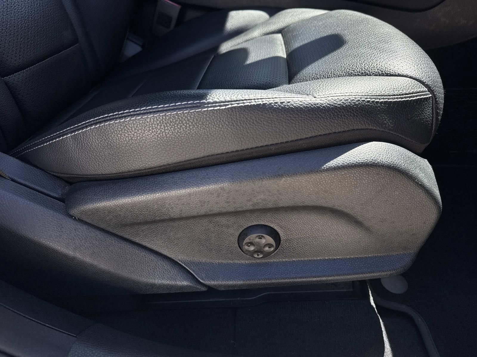 Used 2018 Mercedes-Benz GLC 300 image 13