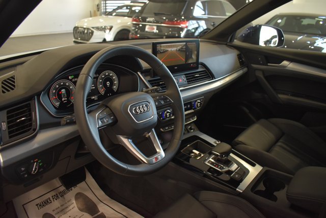 Used 2024 Audi Q5 2.0T Premium Plus w/ Premium Plus Package AWD/4WD image 12