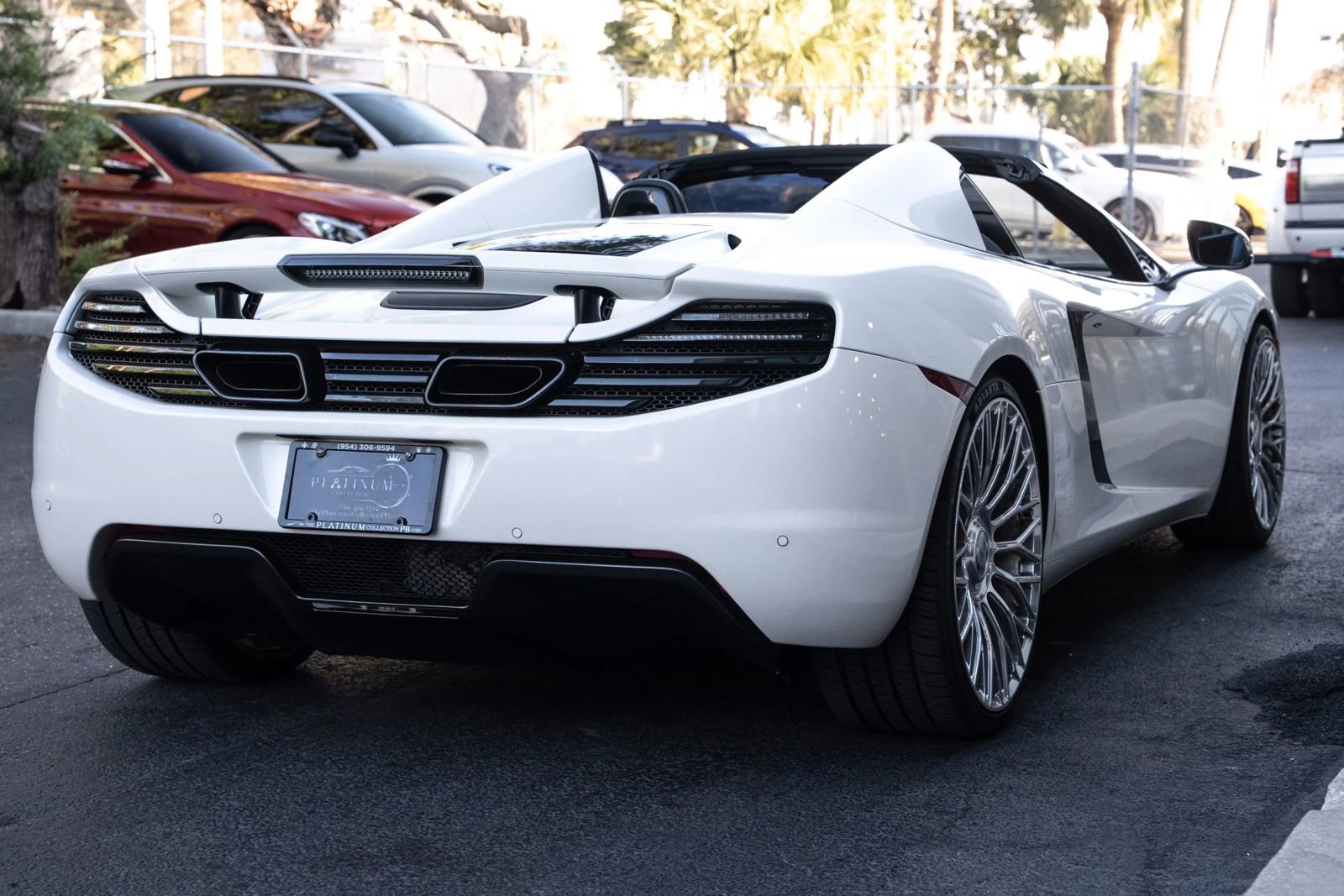 Used 2013 McLaren MP4-12C Spider RWD image 16