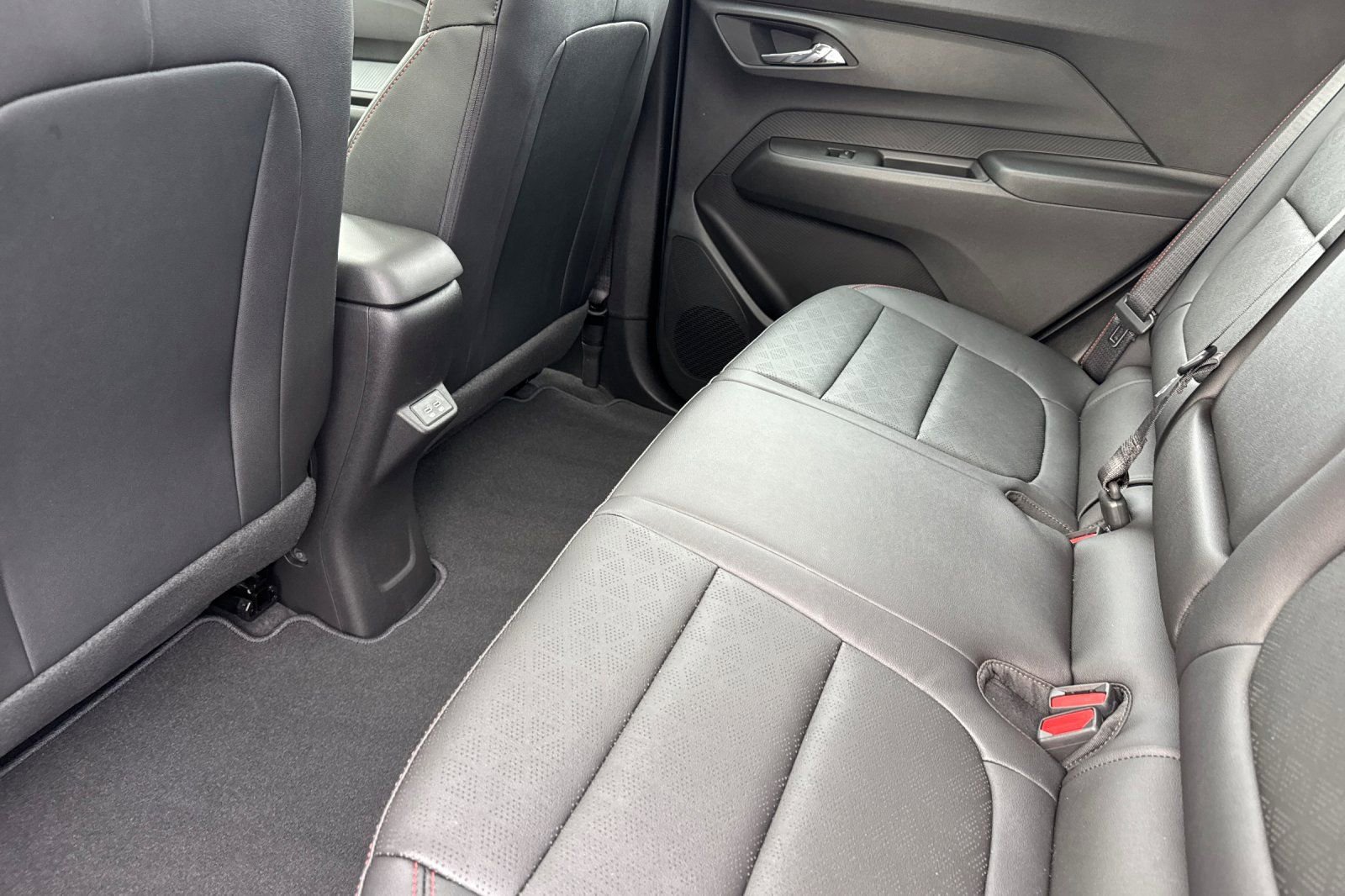 New 2027 Chevrolet Bolt RS w/ Technology Package FWD image 11