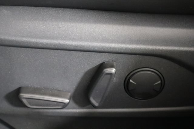 Used 2022 Ford Mustang Mach-E Select AWD/4WD image 24