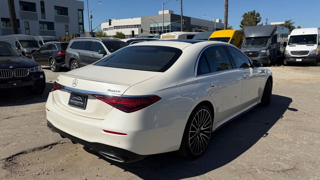 Used 2022 Mercedes-Benz S 580 4MATIC Sedan w/ AMG Line Package image 4