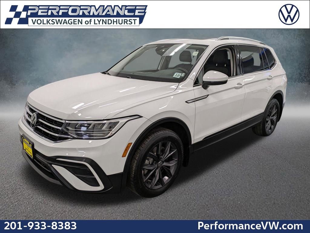 Used 2022 Volkswagen Tiguan SE w/ Panoramic Sunroof Package image 1
