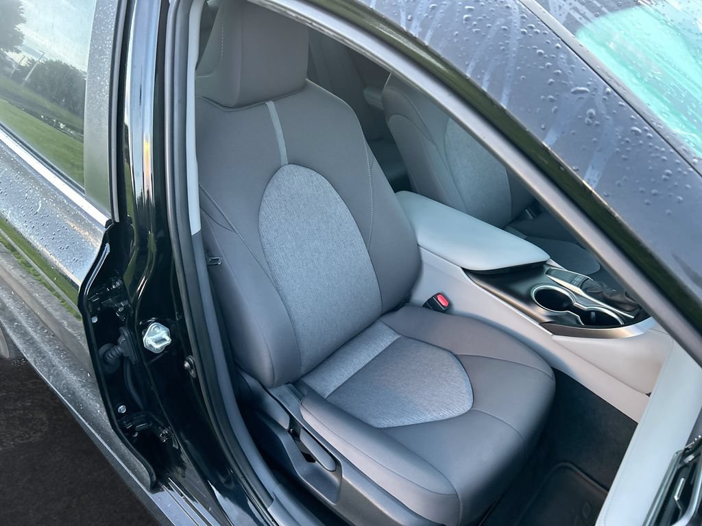 Used 2024 Toyota Camry LE FWD image 30