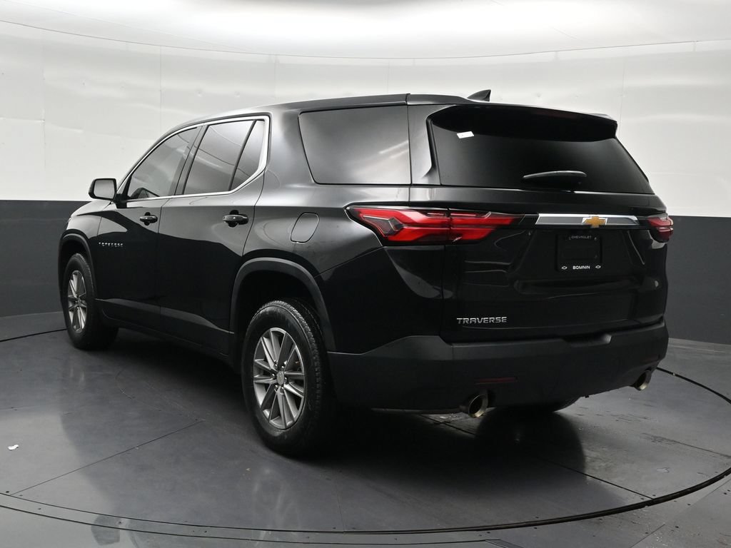 Used 2023 Chevrolet Traverse LS FWD image 3