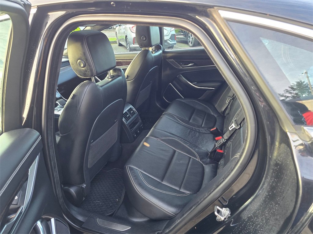 Used 2022 Jaguar XF R-Dynamic SE image 19