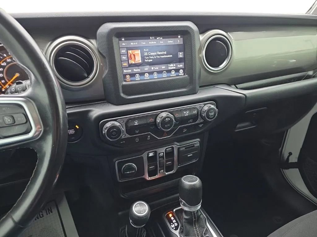 Used 2019 Jeep Wrangler Unlimited Sahara AWD/4WD image 23