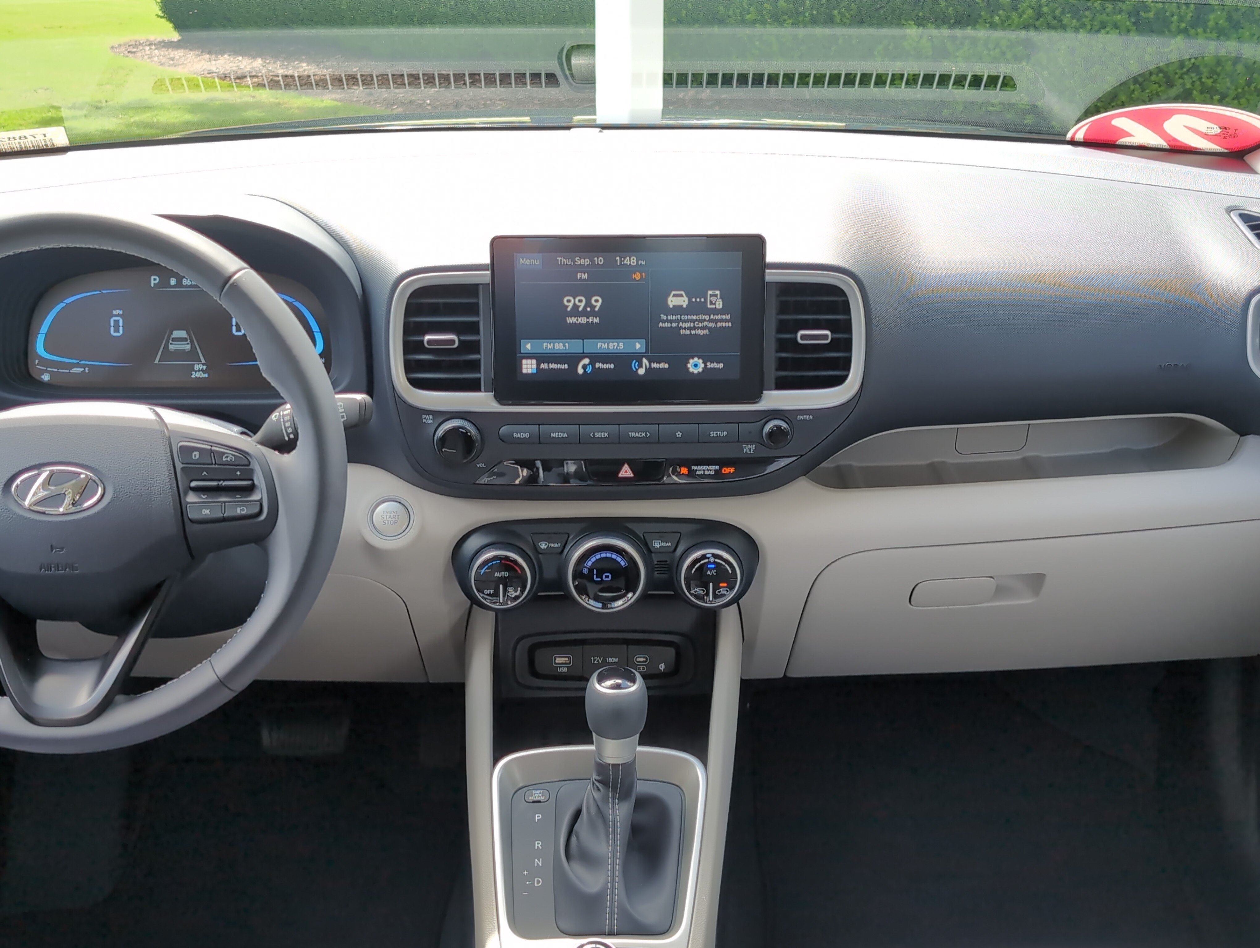 Used 2026 Hyundai Venue SEL FWD image 28