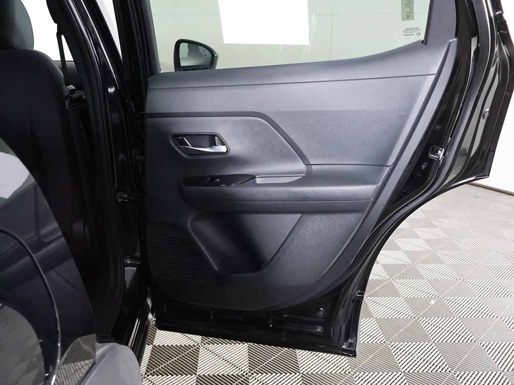 Used 2025 Nissan Kicks SV AWD/4WD image 24
