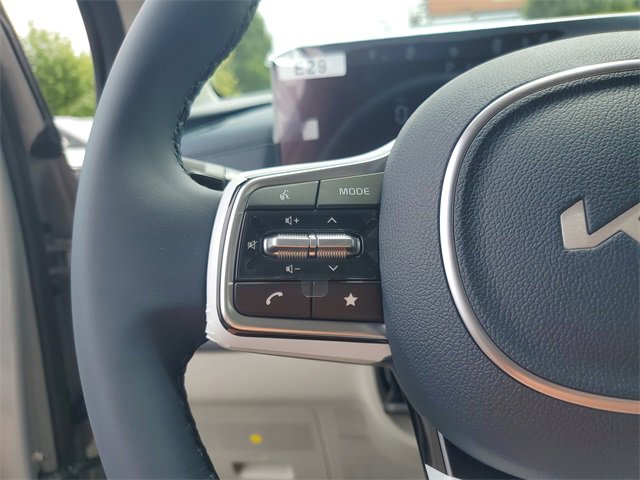 New 2026 Kia Carnival EX image 18