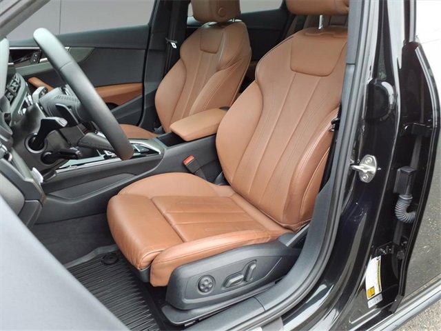Used 2023 Audi A4 2.0T Premium w/ Convenience Package image 14