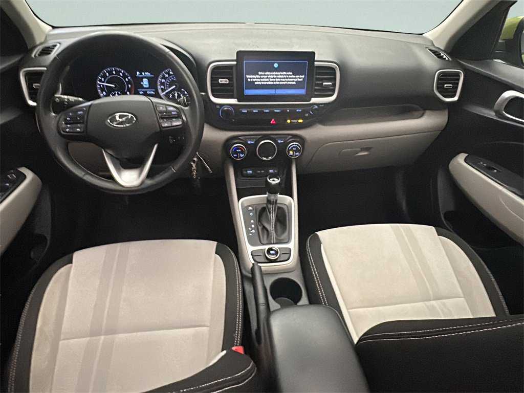 Certified 2022 Hyundai Venue SEL image 18