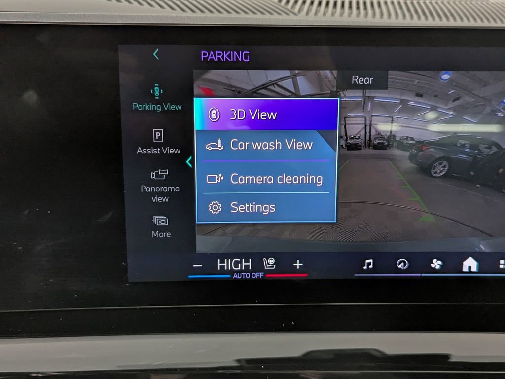 Used 2025 BMW 530i xDrive w/ Premium Package image 26