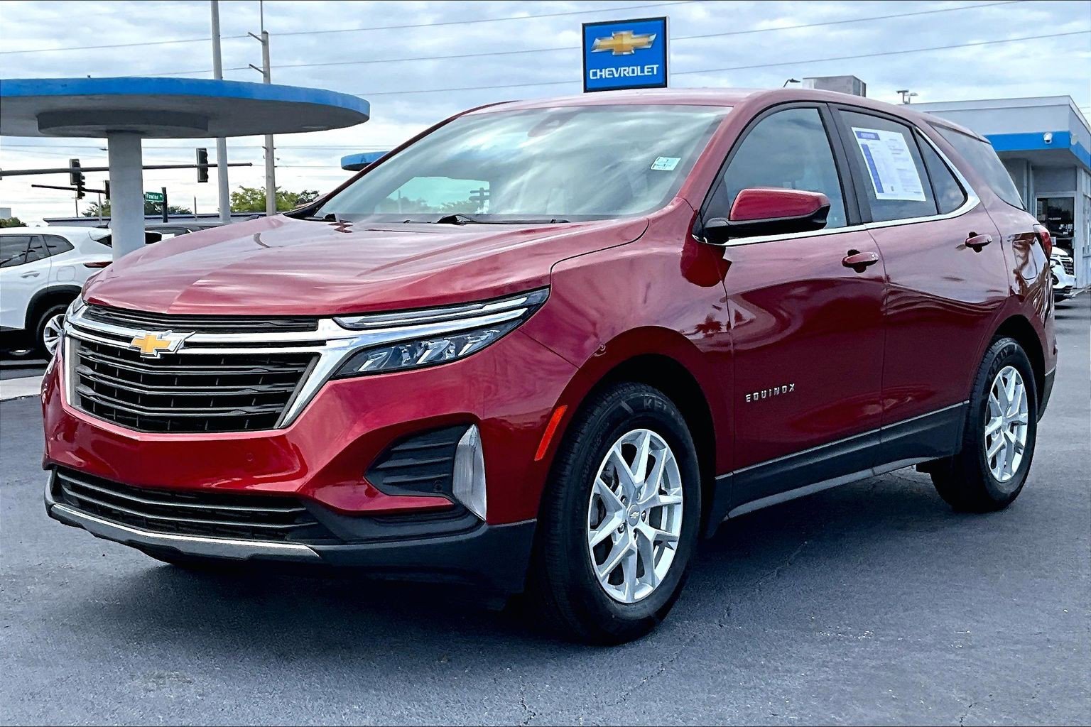 Certified 2023 Chevrolet Equinox LT FWD image 2