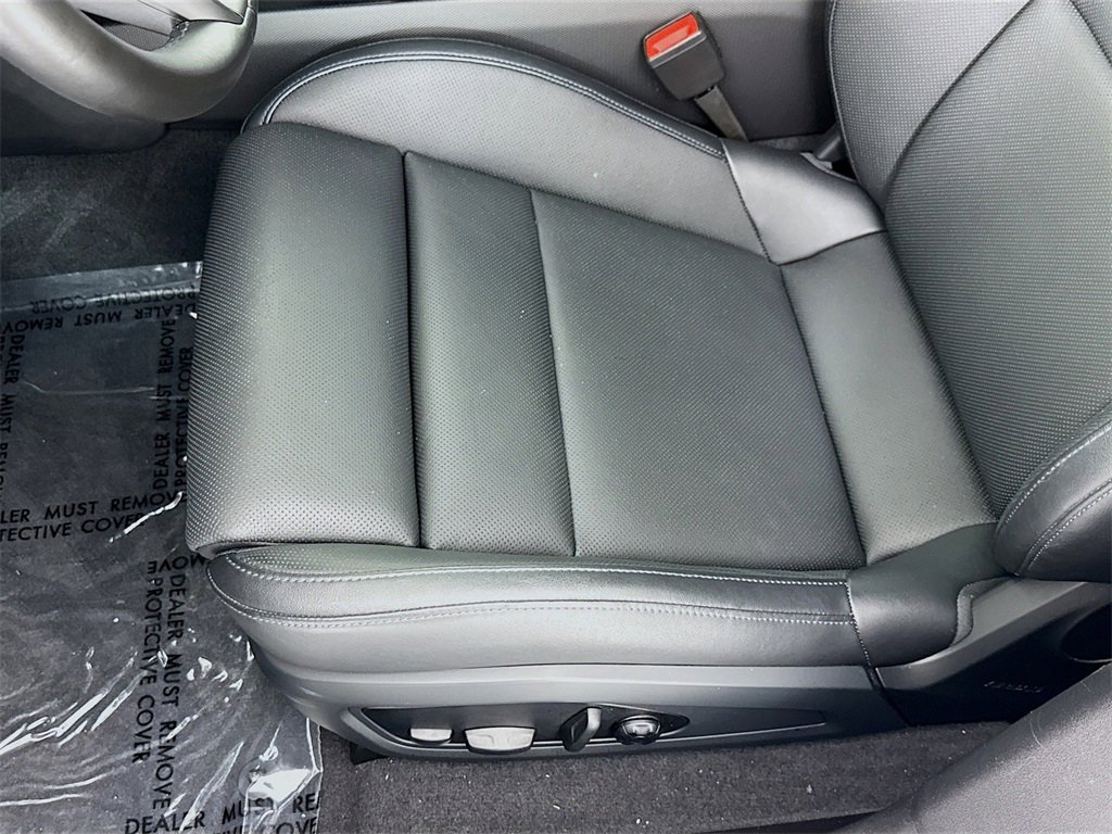 Used 2024 Porsche Taycan image 13