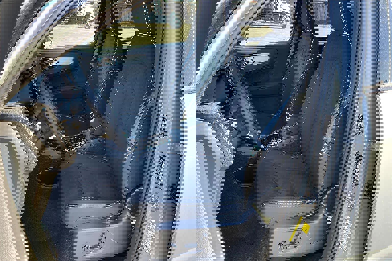 New 2026 Volvo XC40 B5 Ultra w/ Climate Package image 11