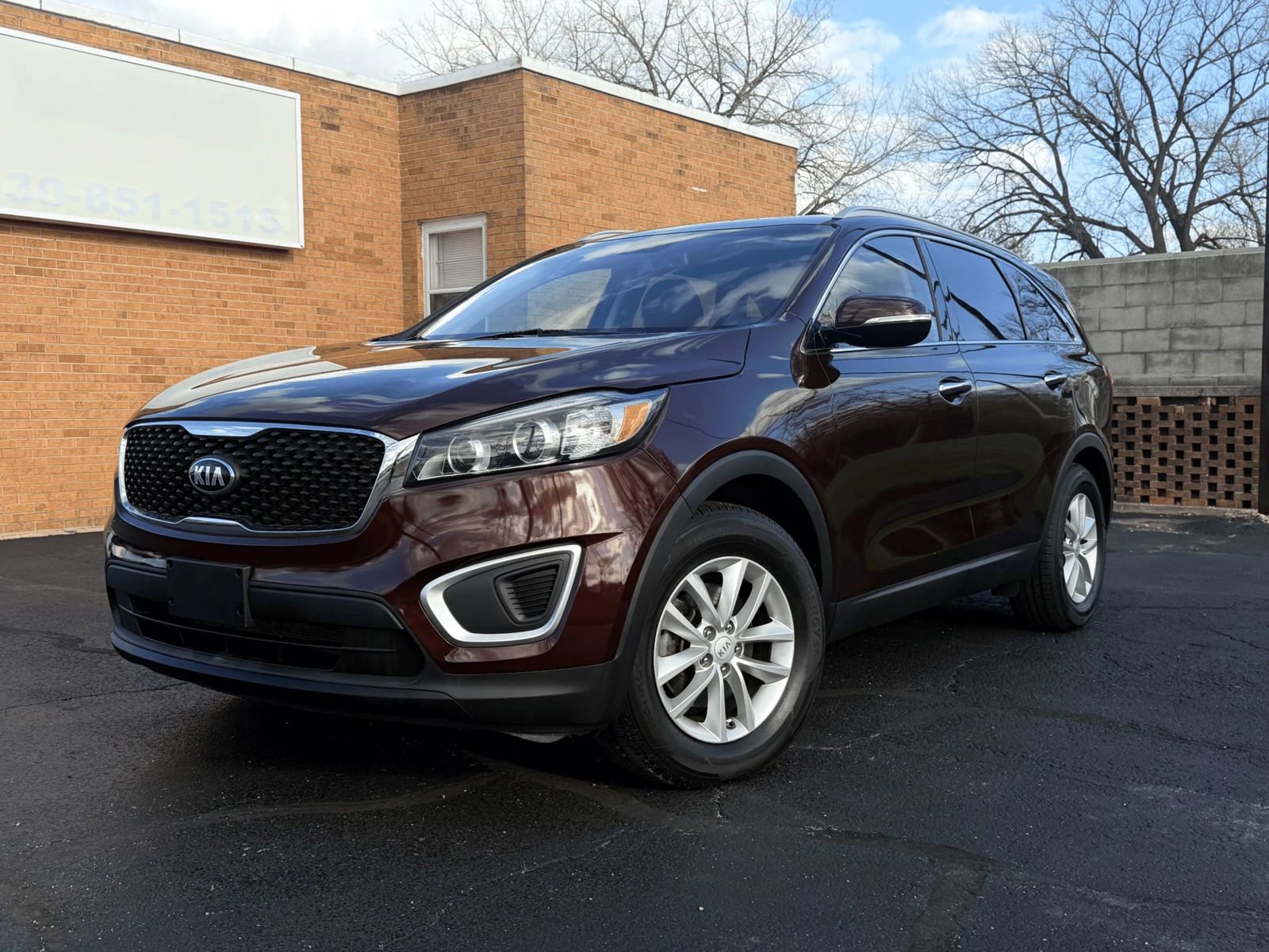 Used 2018 Kia Sorento FWD image 2