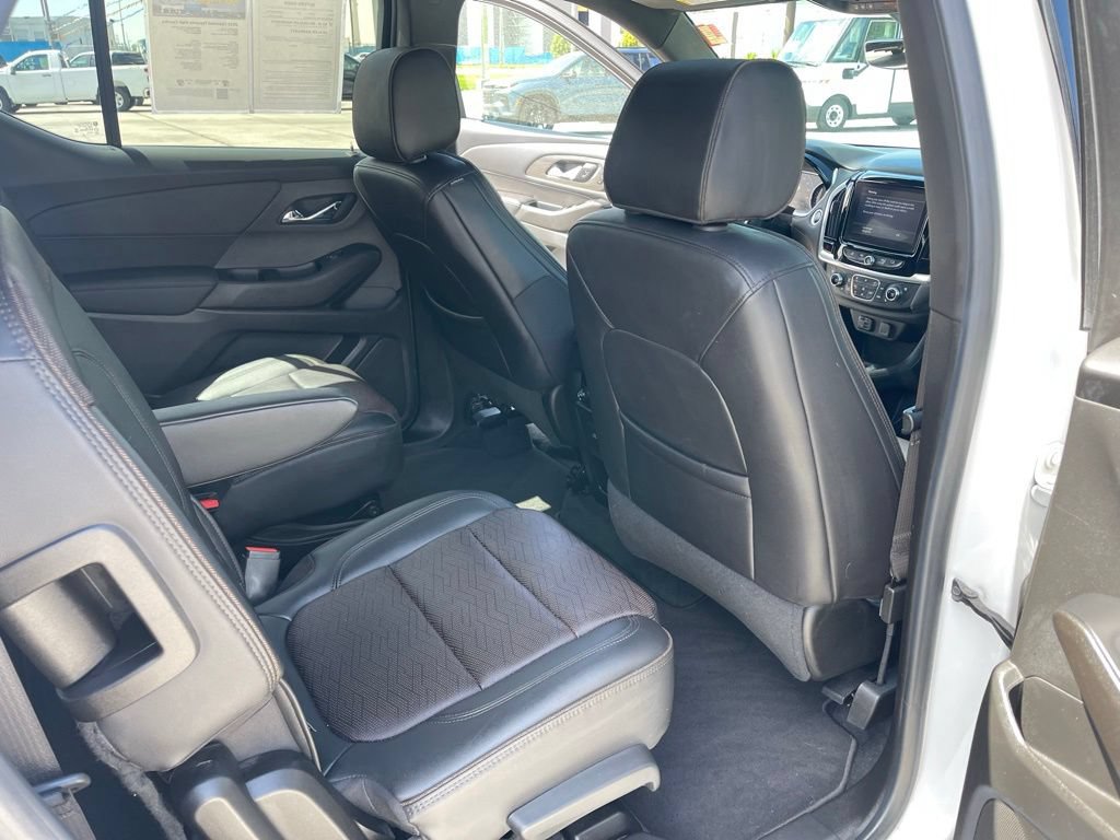 Used 2023 Chevrolet Traverse High Country FWD image 17