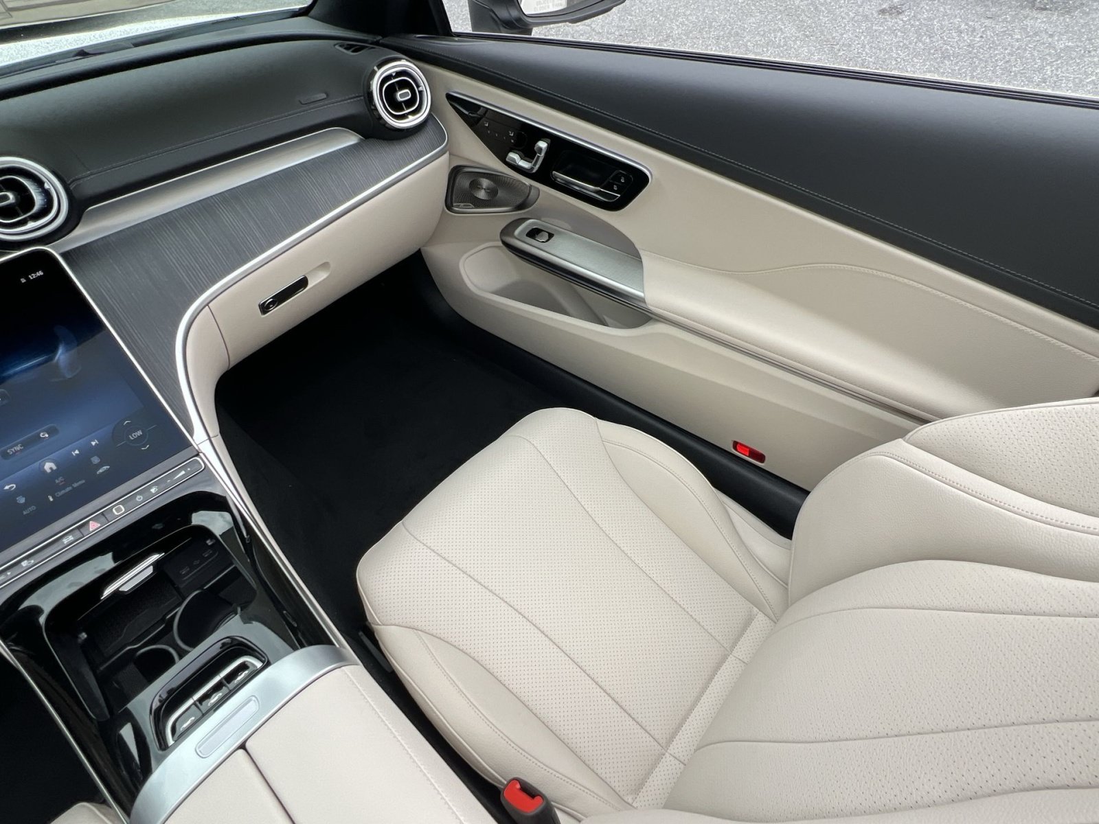 New 2027 Mercedes-Benz CLE 300 4MATIC Cabriolet image 14