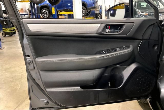 Used 2019 Subaru Outback 2.5i Premium AWD/4WD image 23