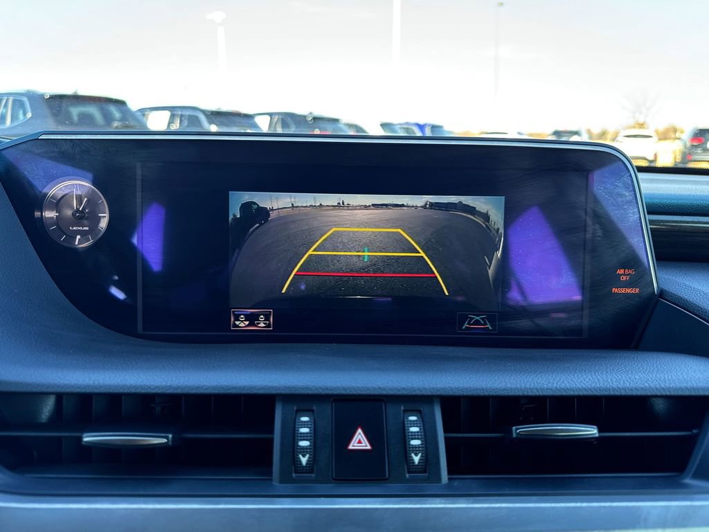Used 2019 Lexus ES 300h w/ Premium Package image 17